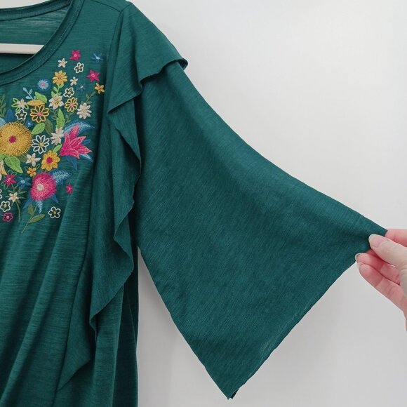 Umgee Floral Embroidered Top With Front Tie Green Size Large NWT - Picture 4 of 9